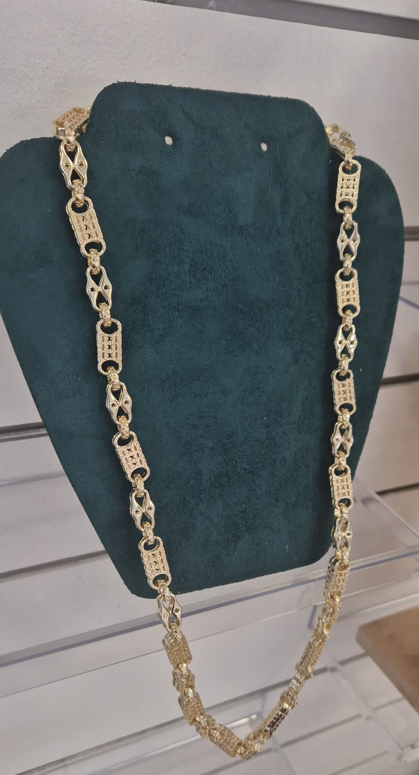 10mm Alternate Pattern Stars and Bars Chain