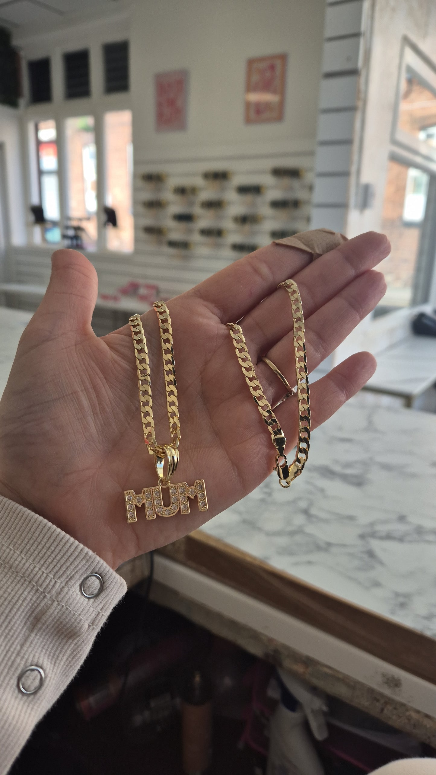 Mum Pendant on 4mm 24" Curb