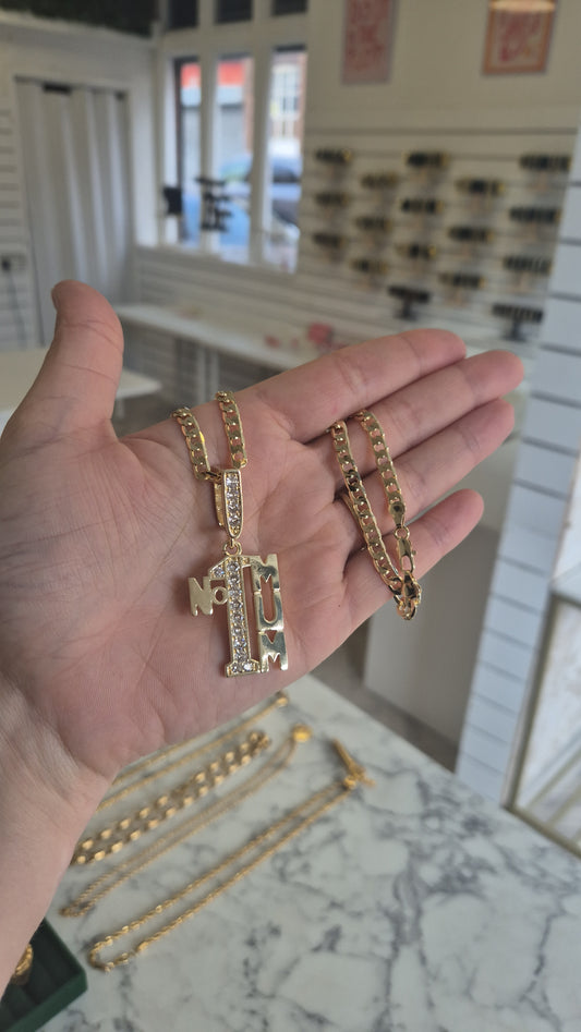 Large No1 Mum Pendant On Curb
