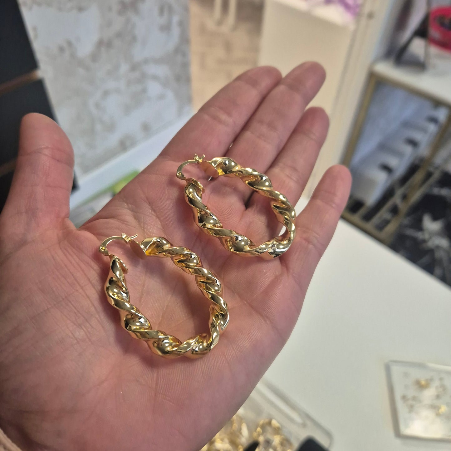 5cm chunky twisted oval hoops