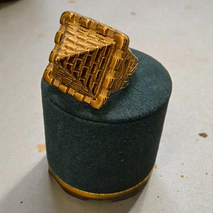 Pyramid Ring