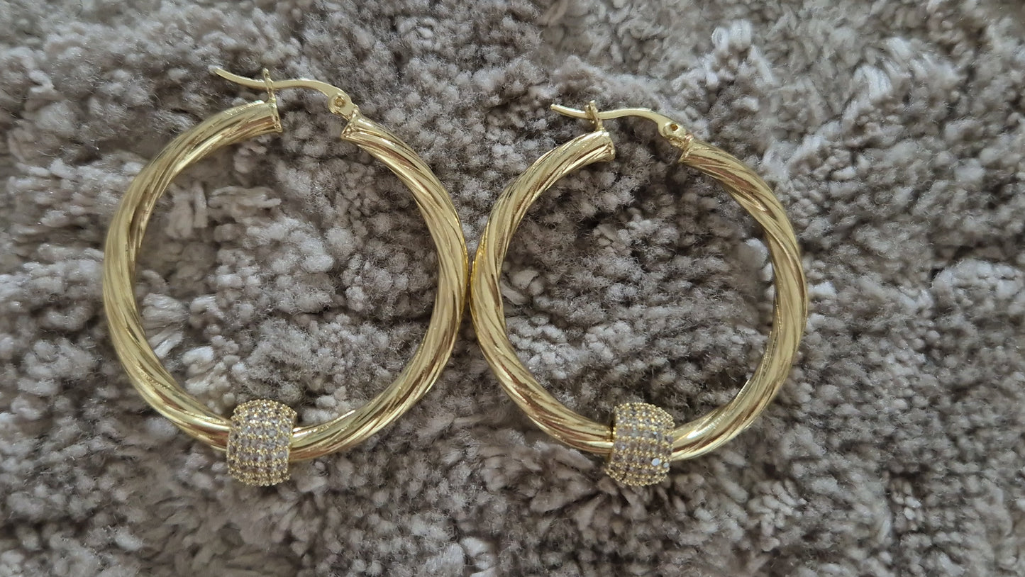 4cm Round Hoops With Balls
