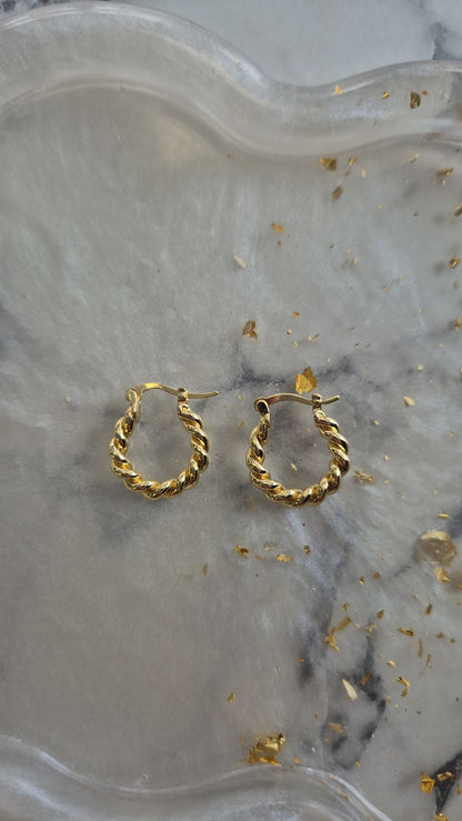 2cm Twisted Earrings